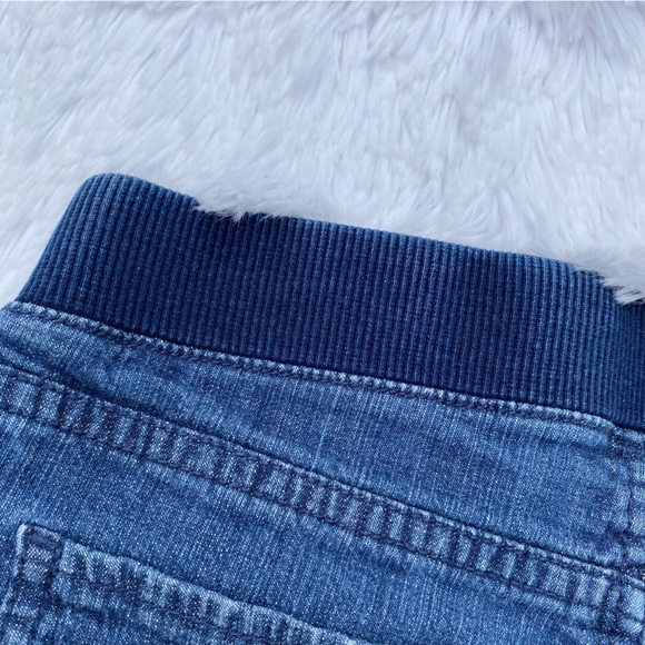 Levi’s Jean Shorts - Picture 9 of 9